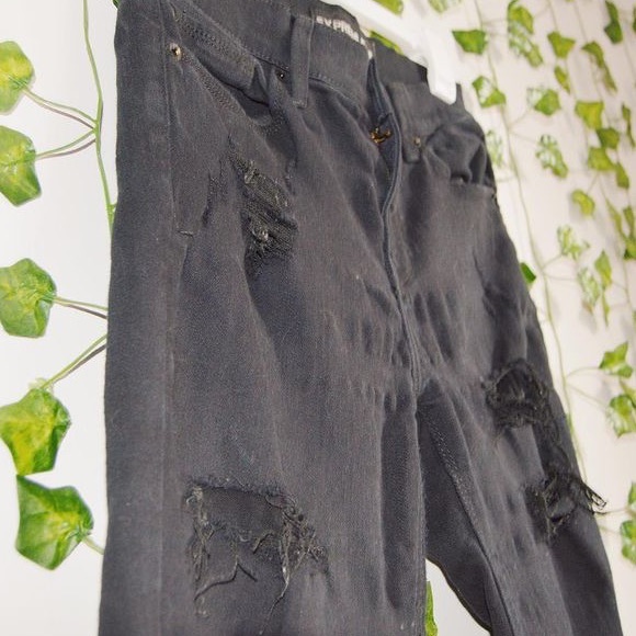 SOLD ON IG @ vividthrifts__ ❤️‍🔥❤️‍🔥❤️‍🔥 - Picture 9 of 10